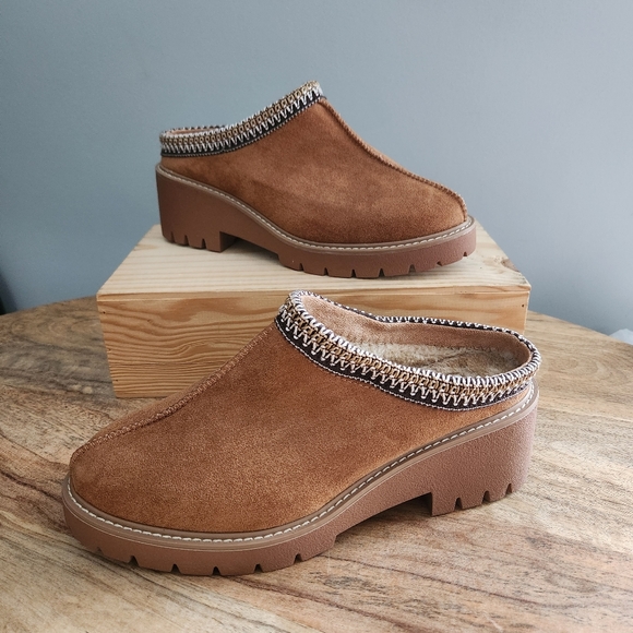 Anne Klein Women's Casual Brown/Tan Slip-On Faux Fur Lined Clogs Size 10 NWOT - Picture 1 of 16